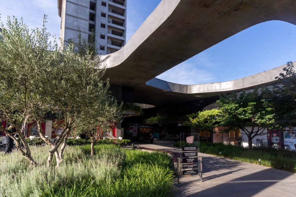 UNA Open Mall celebra dois anos de operação